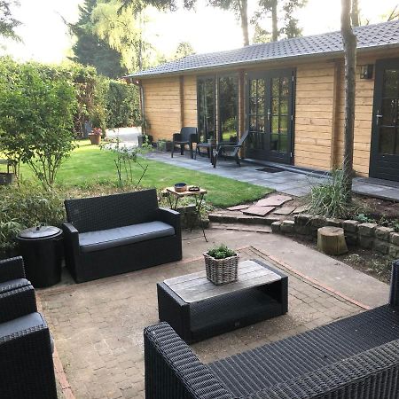 3 Slaapkamer Blokhut Met Opgemaakte Bedden Vila Putten Exterior foto