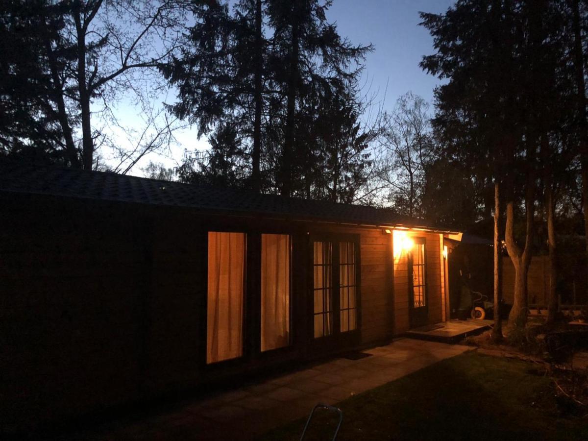 3 Slaapkamer Blokhut Met Opgemaakte Bedden Vila Putten Exterior foto