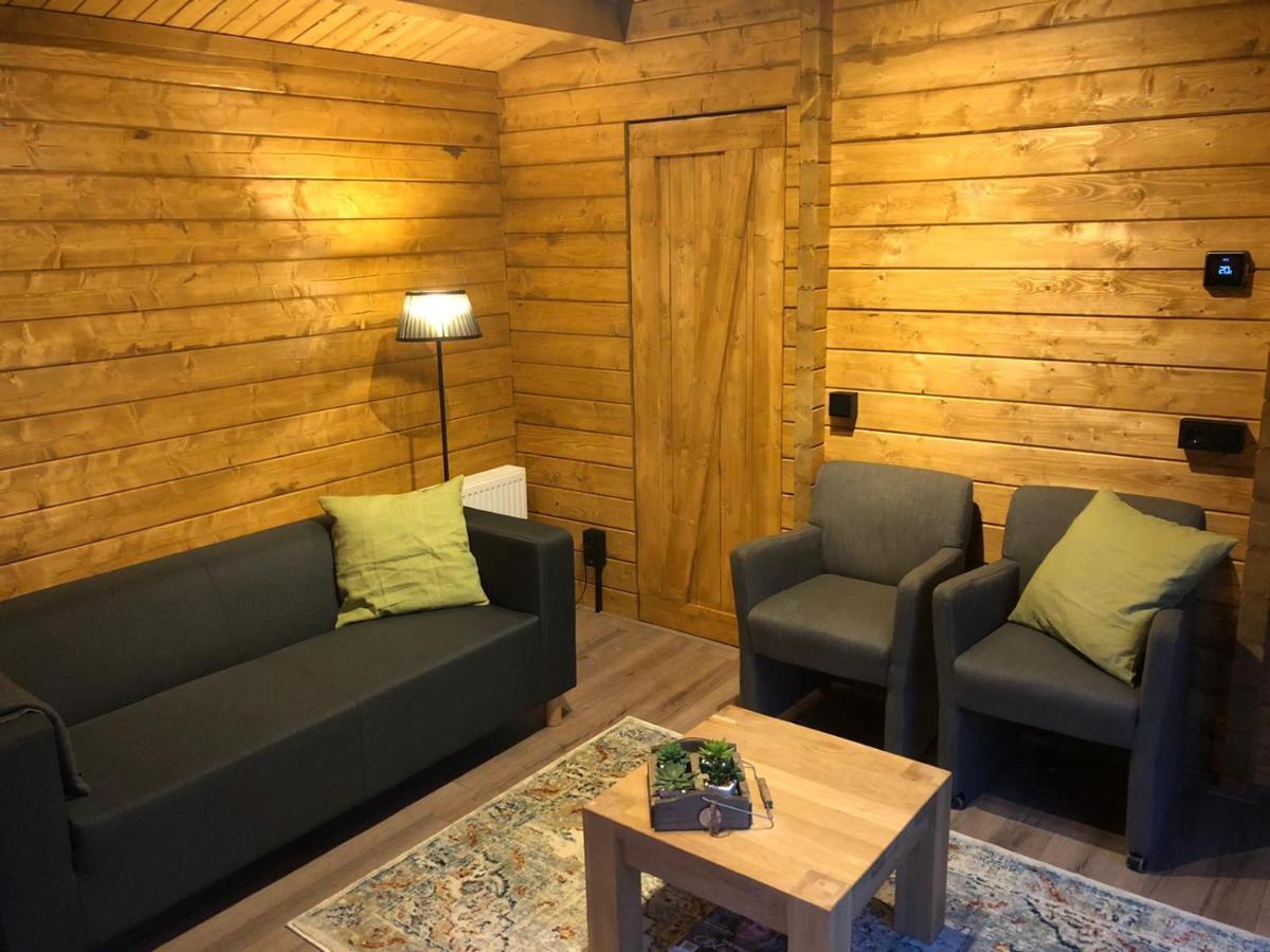 3 Slaapkamer Blokhut Met Opgemaakte Bedden Vila Putten Exterior foto