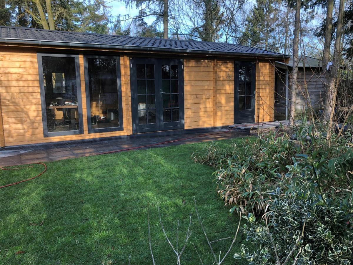 3 Slaapkamer Blokhut Met Opgemaakte Bedden Vila Putten Exterior foto