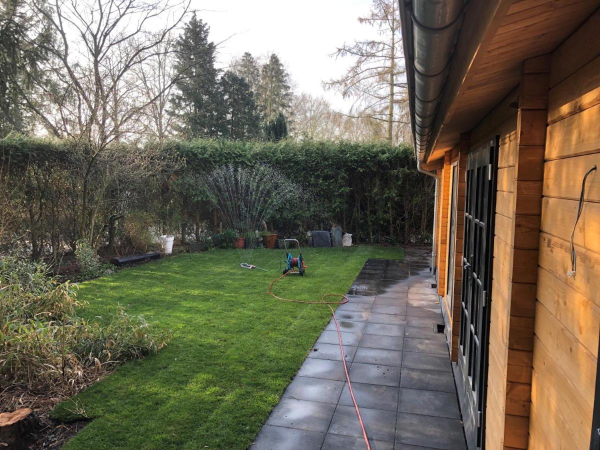 3 Slaapkamer Blokhut Met Opgemaakte Bedden Vila Putten Exterior foto